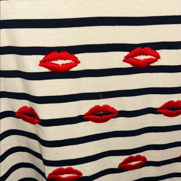 ⭐️J. Crew Embroidered Lips Stripe Top⭐️ - Picture 4 of 6